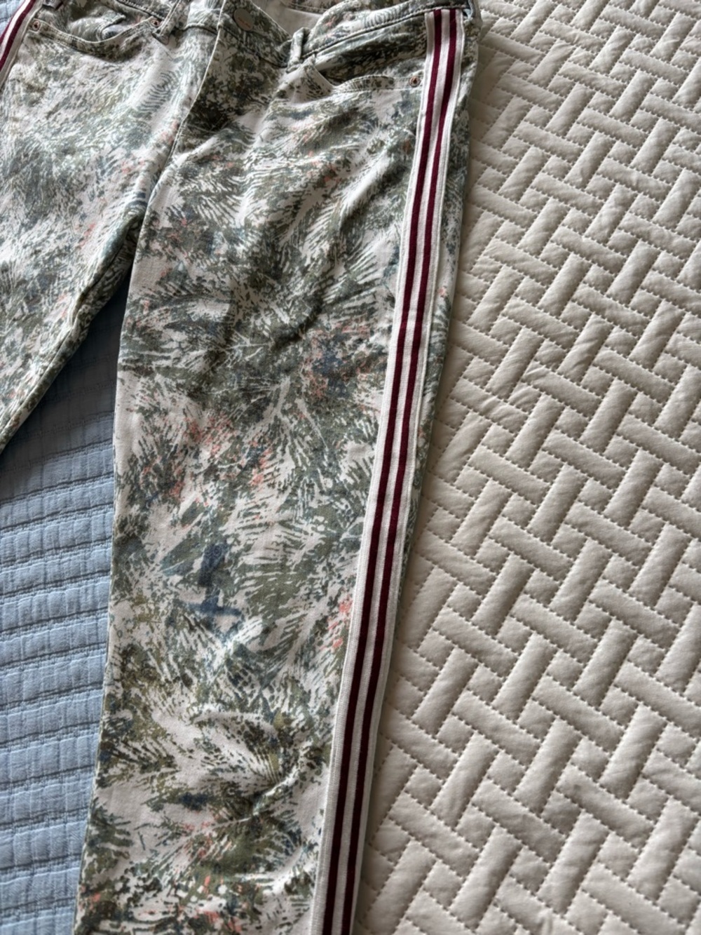 Dear John Floral-Print Cream and Green Women's Jeans - Picture 5 of 14